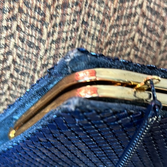 Blue chain mail clutch with optional chain strap in great shape - Picture 11 of 12